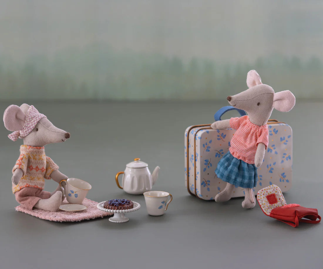 Maileg Mouse Afternoon Treat - Blue Madelaine